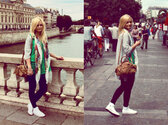 756526_lookbookparis.jpg