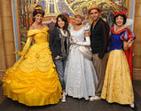 TINA-FEY-JOHN-STAMOS-DISNEYWORLD.jpg