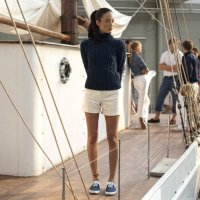 Model_wearing_navy_202604011942_2.jpeg