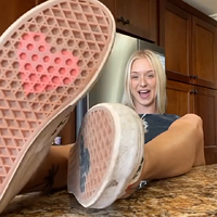 Maddy Shows Her Smelly Toes  Feet JOI  Feet Worship  Giant Goddess POV.mp4