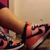 victoria kicking off her sweaty shoe.mp4