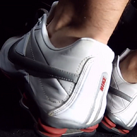 driving   nike shox and barefoot.mp4