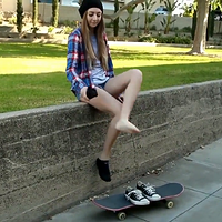 skate lady foot.mp4